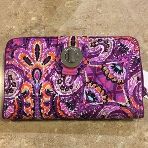 Vera Bradley
RFID Turnlock Wallet